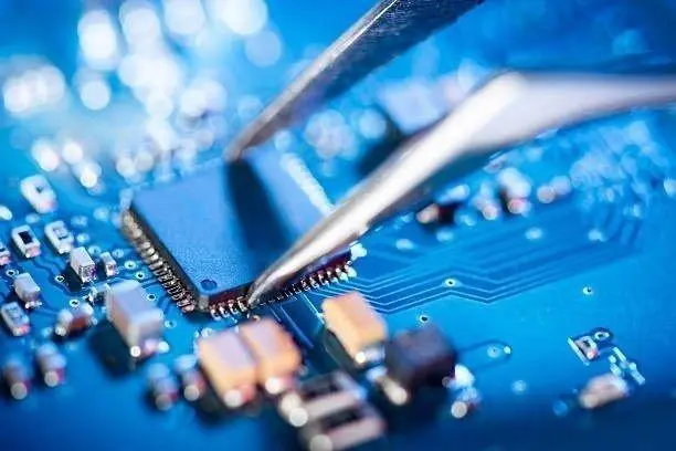 市場預(yù)估Q4內(nèi)存DRAM降價15％左右，DDR5價格更接近DDR4
