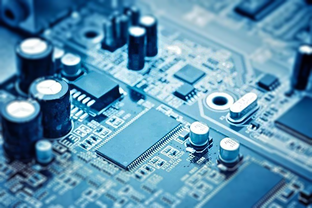供應美光 NAND 存儲器 IC、萊迪思硬件管理控制器、英特爾 FPGA IC
