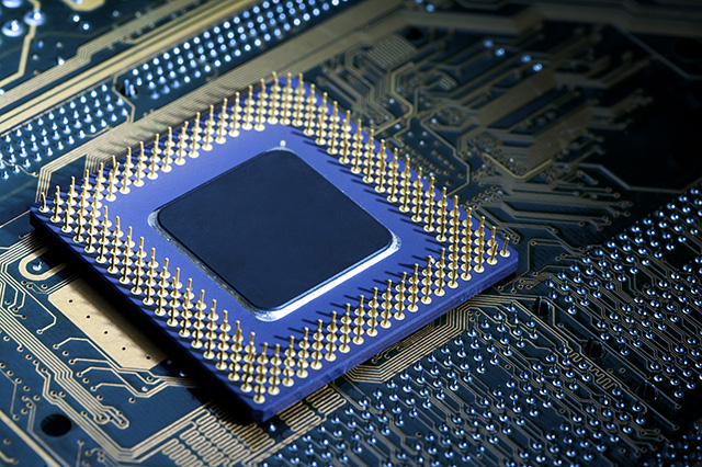 供應(yīng) Renesas 時(shí)鐘和定時(shí)：晶體振蕩器、抖動(dòng)衰減器、VersaClock 可編程時(shí)鐘